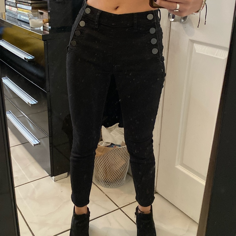 Cute black jeans buttons on both sides 🖤